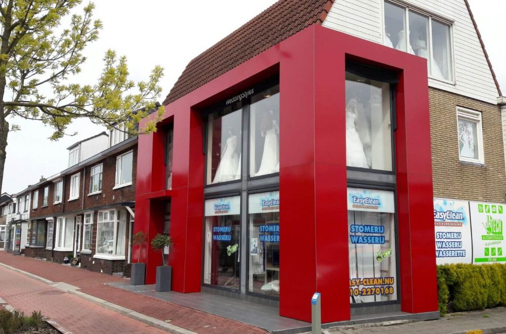 Gewrapte gevel bruidsmodewinkel Capelle aan den IJssel